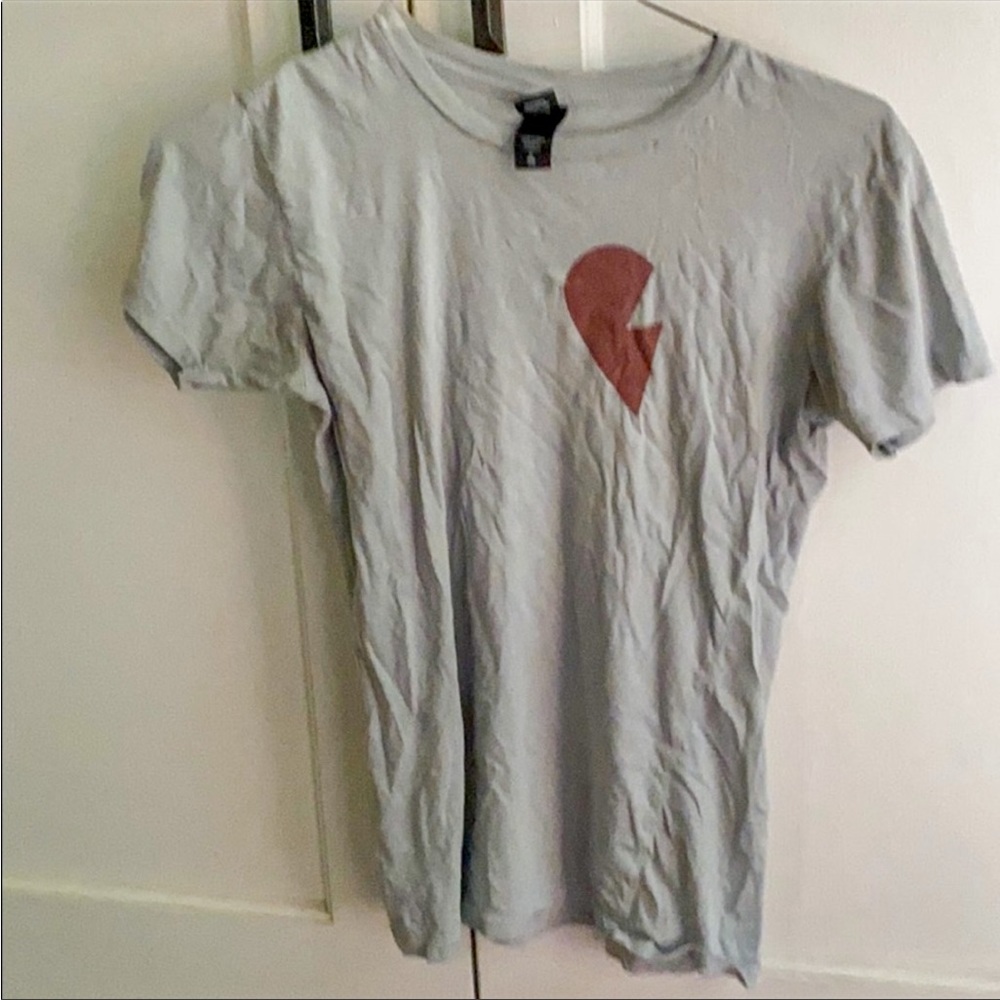 Graphic tee